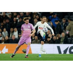 Tottenham Hotspur heeft eindelijk de eerste overwinning van het nieuwe seizoen binnengehaald Tottenham Hotspur heeft eindelijk de eerste overwinning van het nieuwe seizoen binnengehaald